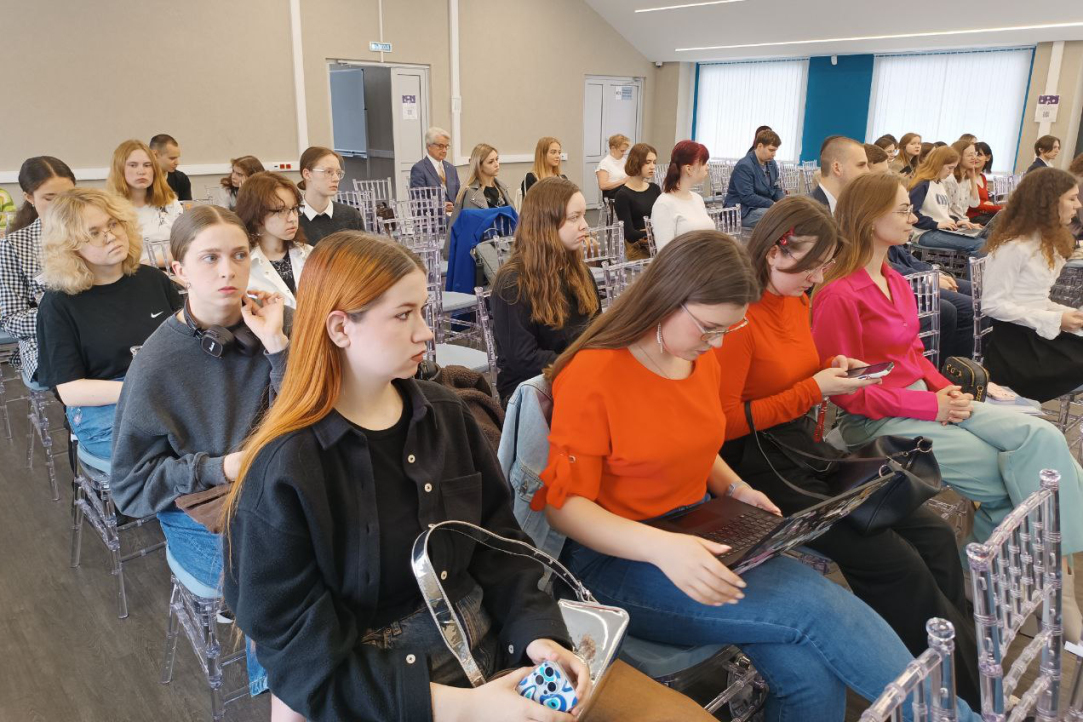 «Мы хотим заразить молодых исследователей эмоциями, которые дарит наука» Иллюстрация к новости: «Мы хотим заразить молодых исследователей эмоциями, которые дарит наука»